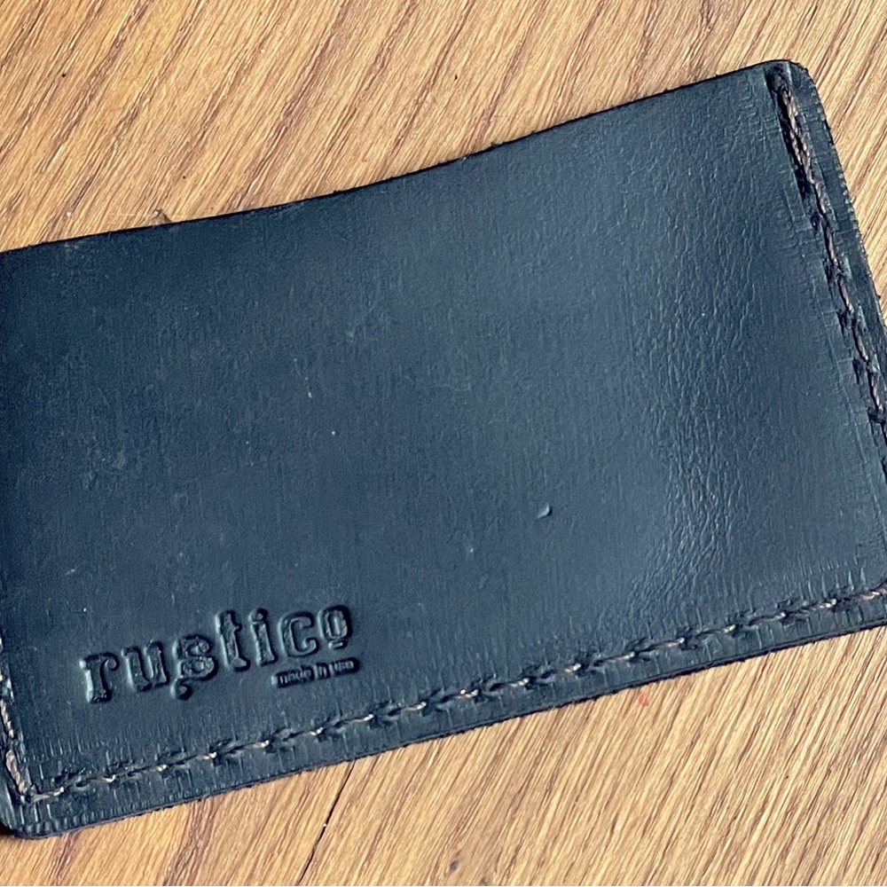RUSTICO VEGETABLE-TANNED BLACK LEATHER CREDIT CARD WALLET